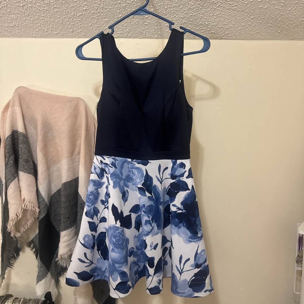 Xtraordinary Navy and White Floral Mini Dress